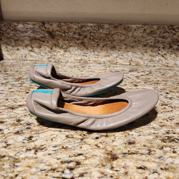 TIEKS by Gavrieli Gray Leather Ballet Flats Size 8 Casual Travel Minimalist 6 - Picture 3 of 10